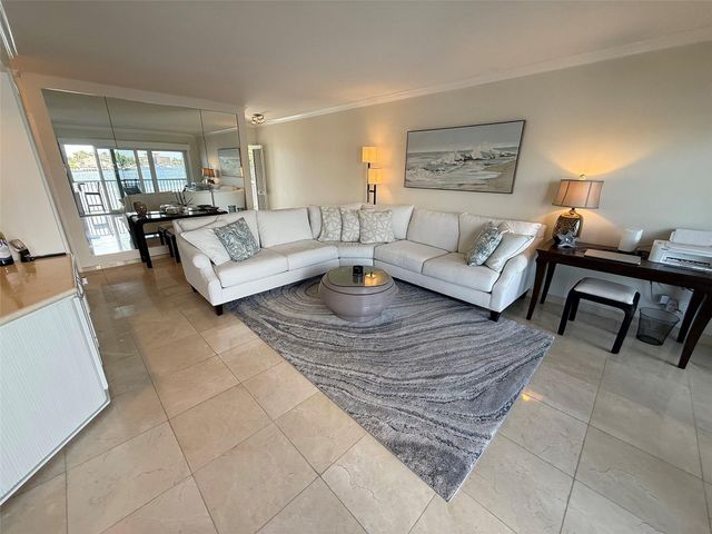 1201 S Riverside Drive 207, Pompano Beach, FL 33062