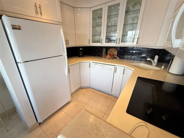 1201 S Riverside Drive 207, Pompano Beach, FL 33062