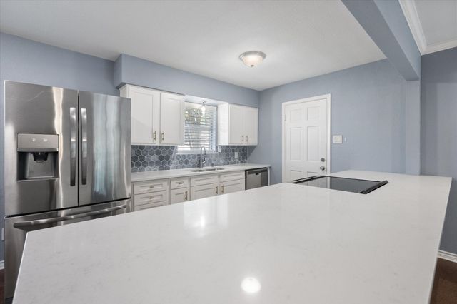 9923 Knoll Krest Drive, Dallas, TX 75238