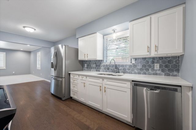 9923 Knoll Krest Drive, Dallas, TX 75238
