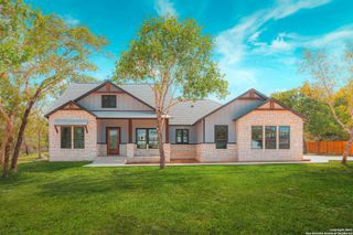 200 Crescent Ridge, Adkins, TX 78101