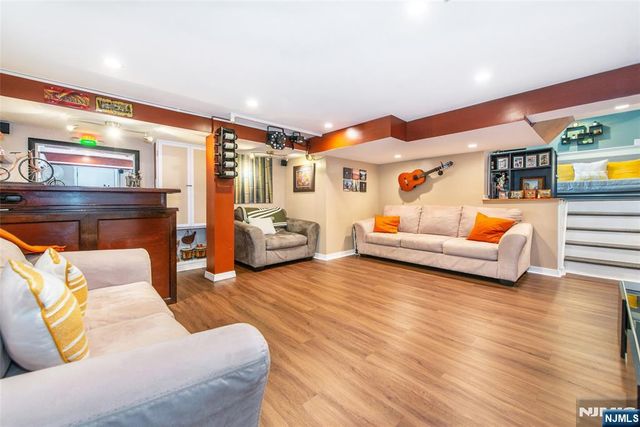 24 Lennon Place, Clifton, NJ 07013