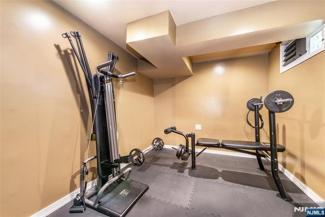 24 Lennon Place, Clifton, NJ 07013