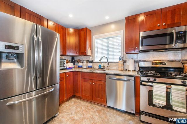 24 Lennon Place, Clifton, NJ 07013