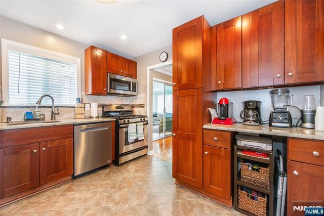 24 Lennon Place, Clifton, NJ 07013