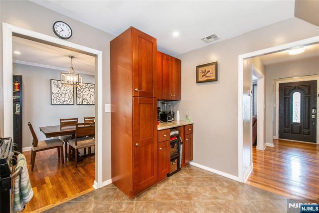 24 Lennon Place, Clifton, NJ 07013