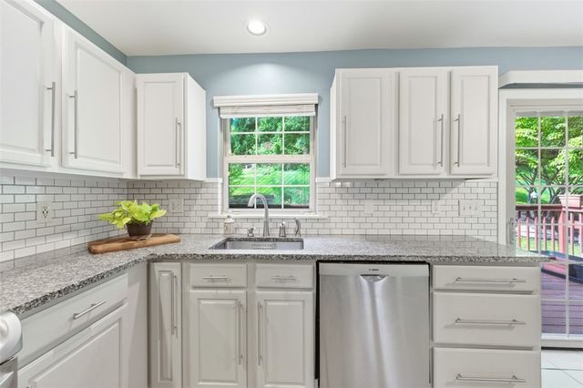 250 The Pines Dr., Scott Twp, PA 15243