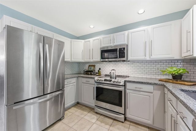 250 The Pines Dr., Scott Twp, PA 15243