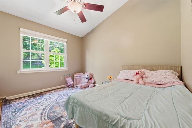 250 The Pines Dr., Scott Twp, PA 15243