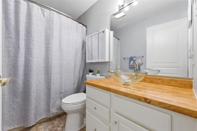 250 The Pines Dr., Scott Twp, PA 15243