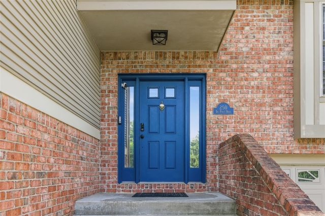 250 The Pines Dr., Scott Twp, PA 15243