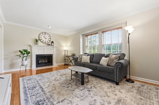 250 The Pines Dr., Scott Twp, PA 15243