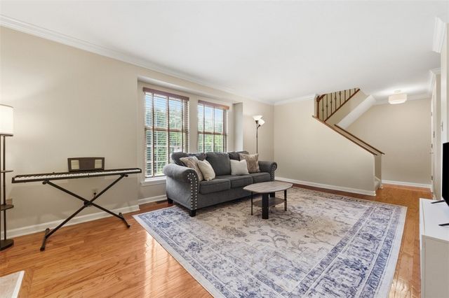 250 The Pines Dr., Scott Twp, PA 15243