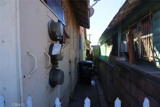 700 W 53rd, Los Angeles, CA 90037