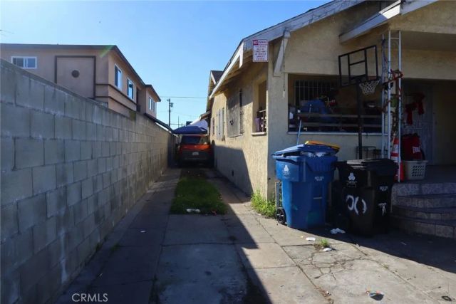 700 W 53rd, Los Angeles, CA 90037