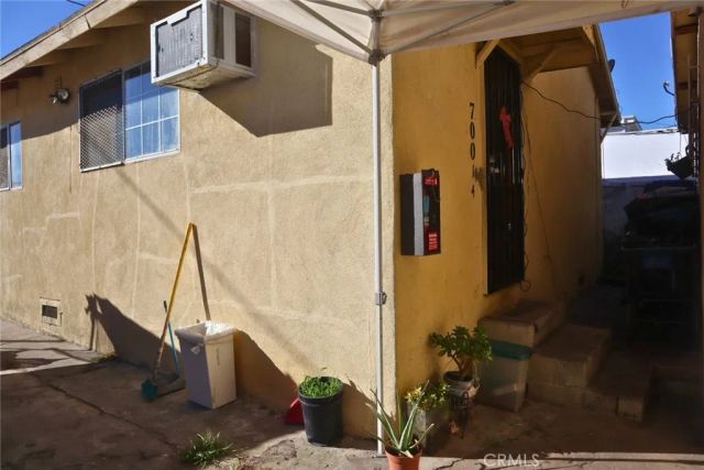 700 W 53rd, Los Angeles, CA 90037