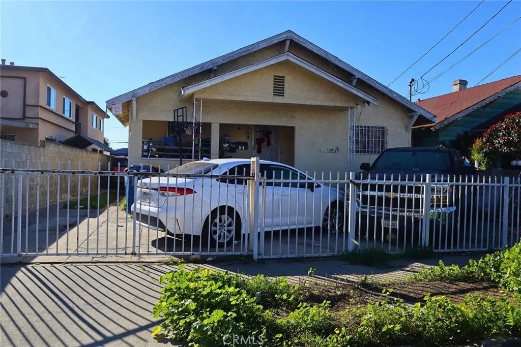 700 W 53rd, Los Angeles, CA 90037