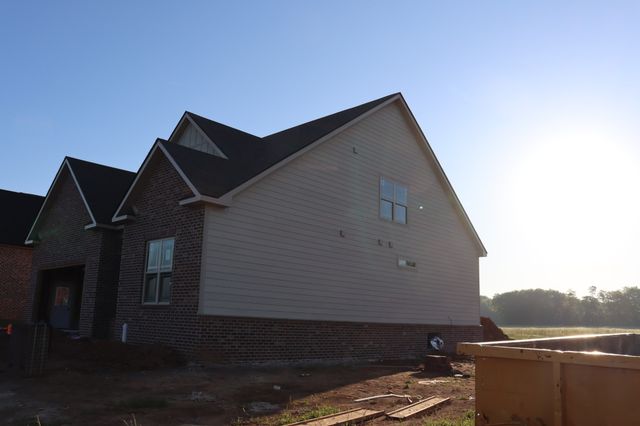 201 Harvest Moon Dr, Clarksville, TN 37043
