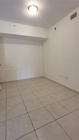 7280 NW 114th Ave 205-8, Doral, FL 33178