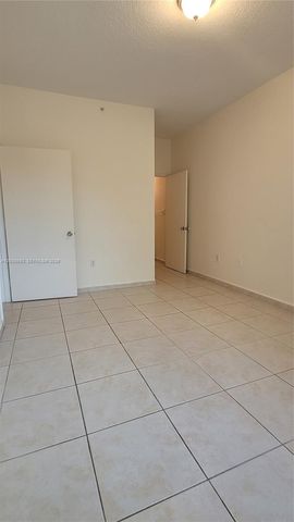 7280 NW 114th Ave 205-8, Doral, FL 33178