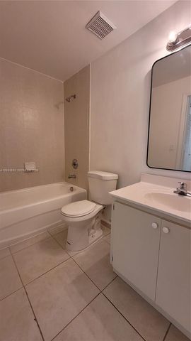 7280 NW 114th Ave 205-8, Doral, FL 33178