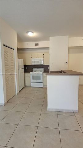 7280 NW 114th Ave 205-8, Doral, FL 33178
