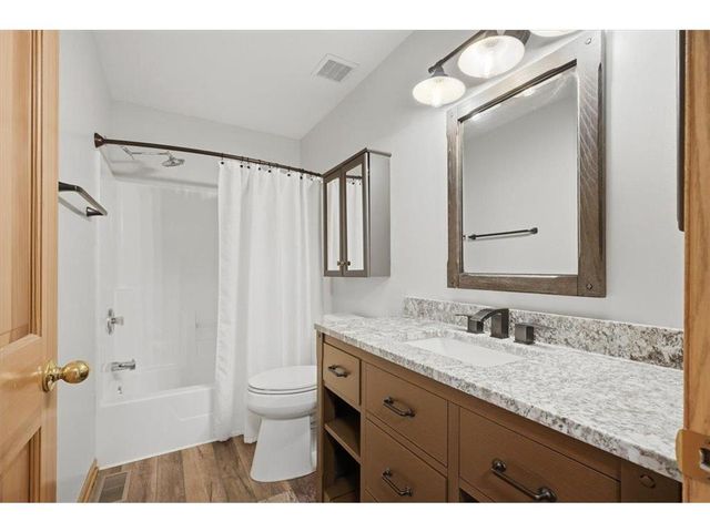 13 Cliff Ridge Court, Hudson, WI 54016