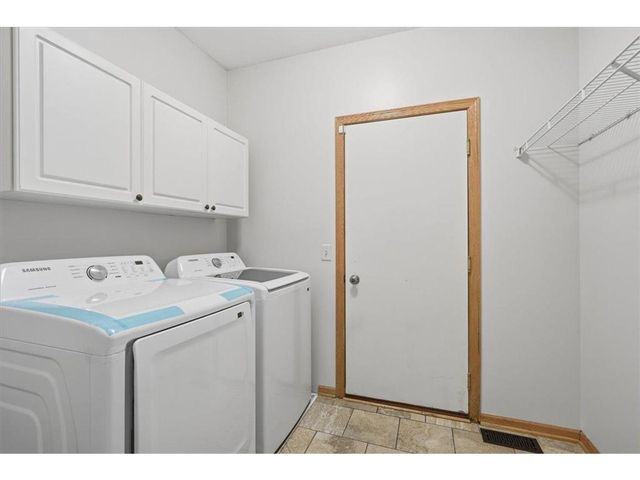 13 Cliff Ridge Court, Hudson, WI 54016