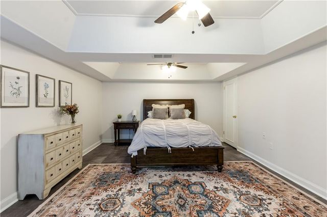 3828 Memorial Parkway NW, Kennesaw, GA 30152