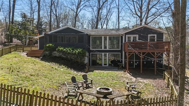 3828 Memorial Parkway NW, Kennesaw, GA 30152