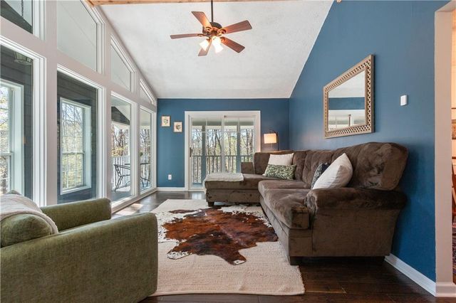 3828 Memorial Parkway NW, Kennesaw, GA 30152