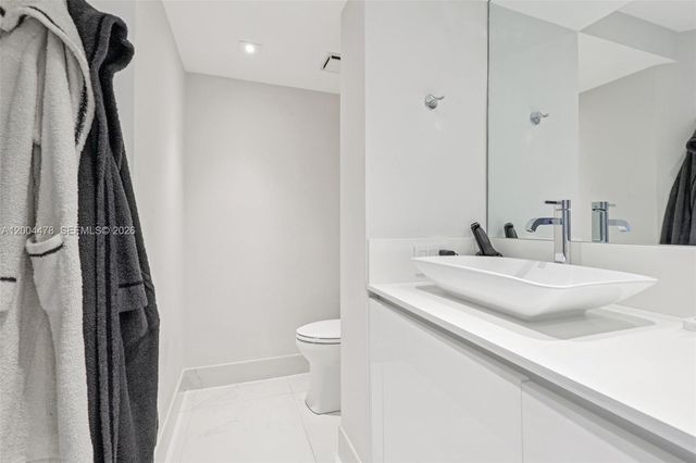 3640 Yacht Club Dr 1007, Aventura, FL 33180