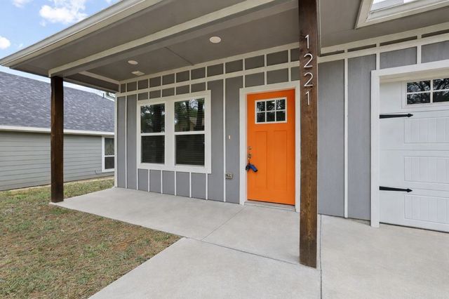 1221 W Johnson Street, Denison, TX 75020