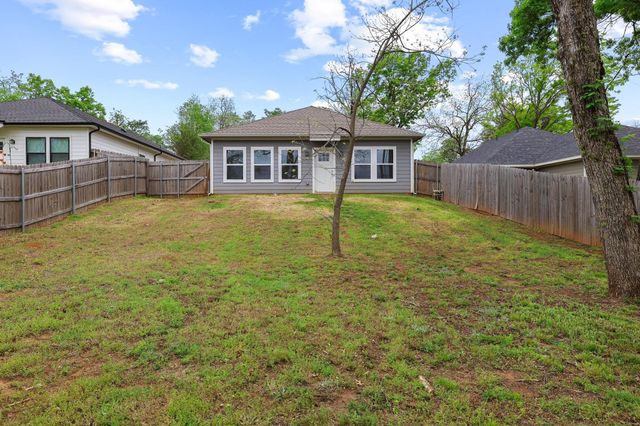 1221 W Johnson Street, Denison, TX 75020