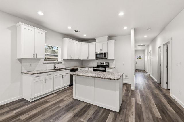 1221 W Johnson Street, Denison, TX 75020