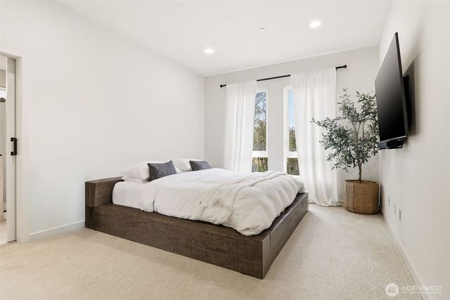 1050 NE 230th Avenue, Sammamish, WA 98074