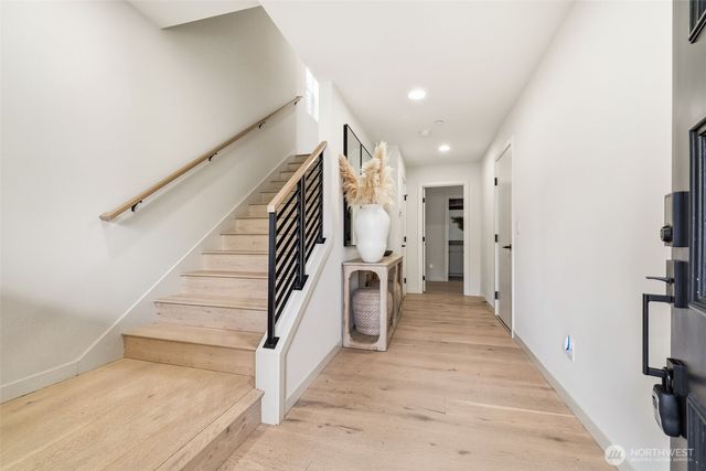 1050 NE 230th Avenue, Sammamish, WA 98074
