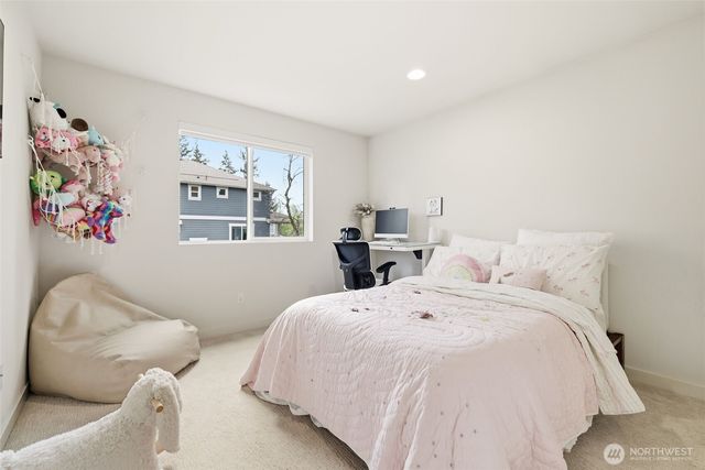 1050 NE 230th Avenue, Sammamish, WA 98074