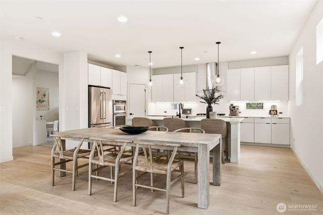 1050 NE 230th Avenue, Sammamish, WA 98074