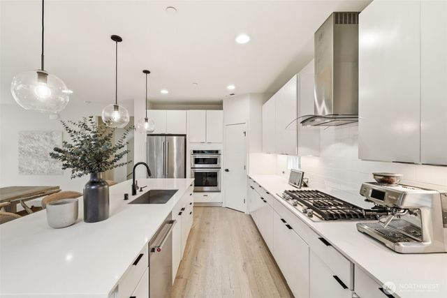 1050 NE 230th Avenue, Sammamish, WA 98074