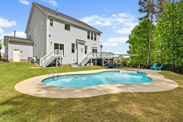 416 Price Lake Way, Fuquay Varina, NC 27526