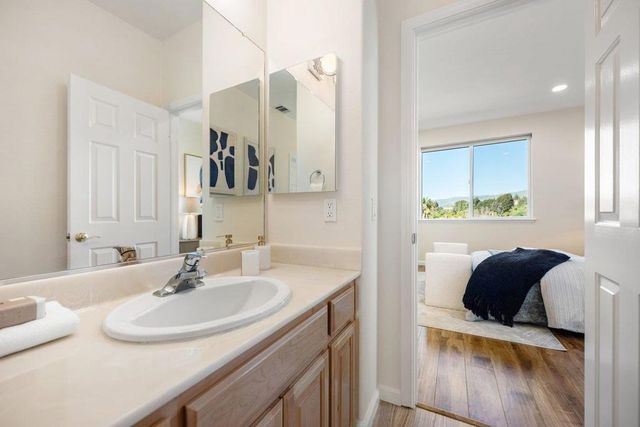 2231 Quail Bluff Court, San Jose, CA 95121