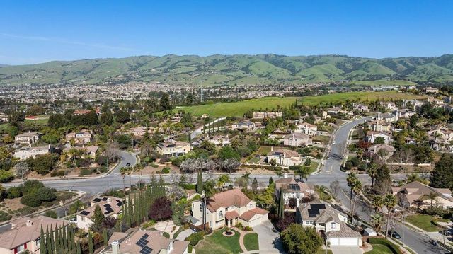 2231 Quail Bluff Court, San Jose, CA 95121