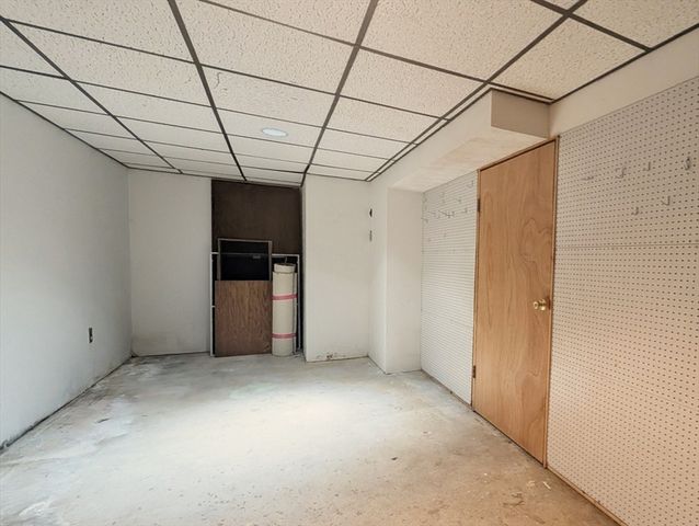 99 Valley Brook Road, Agawam, MA 01030