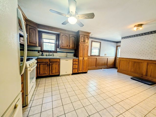 99 Valley Brook Road, Agawam, MA 01030