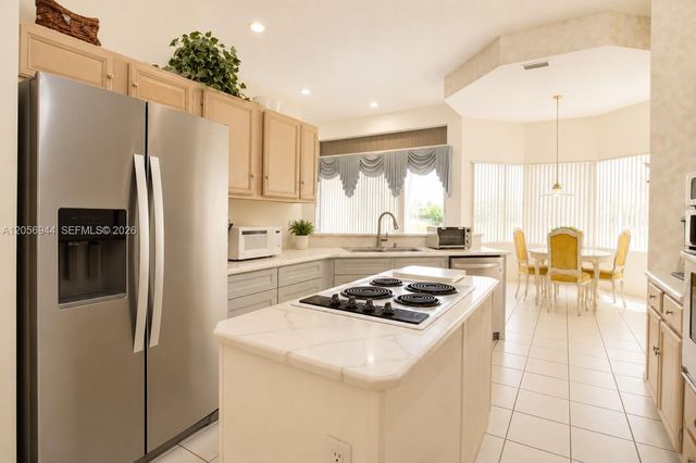 5111 NW 104th Ave, Coral Springs, FL 33076