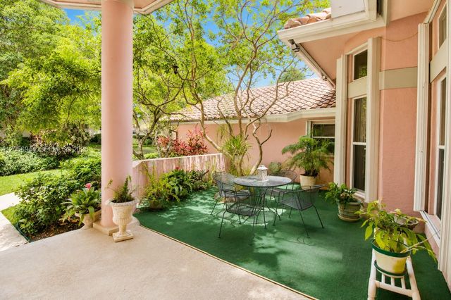 5111 NW 104th Ave, Coral Springs, FL 33076