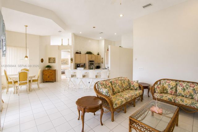 5111 NW 104th Ave, Coral Springs, FL 33076