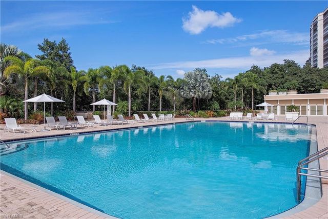 7117 Pelican Bay BLVD 1905, Naples, FL 34108
