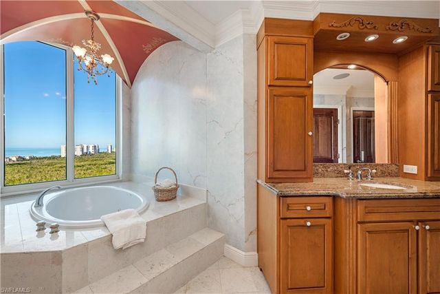 7117 Pelican Bay BLVD 1905, Naples, FL 34108